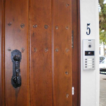 Apartamentos Murallas De Sevilla Luaran gambar