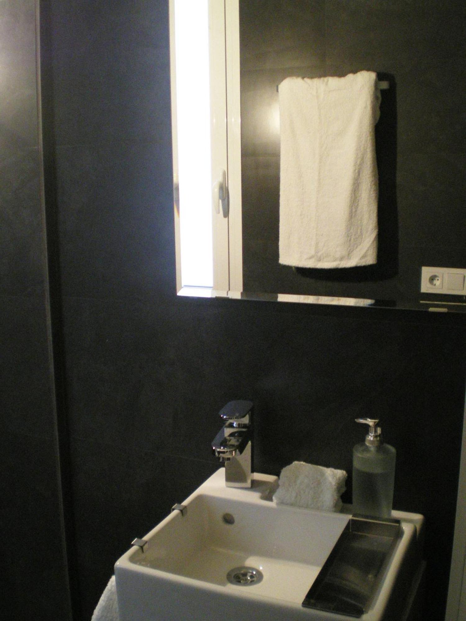 Apartamentos Murallas De Sevilla Luaran gambar